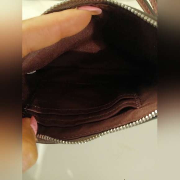 Coach NWT Tan Wristlet with Large Pink Bows - Picture 7 of 7